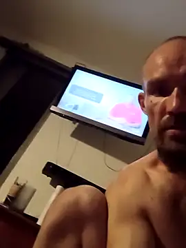 Snapshot of Fraser23 chatting on 11/14/25, 02:27 Fraser23 online show from 11/14/25, 02:27