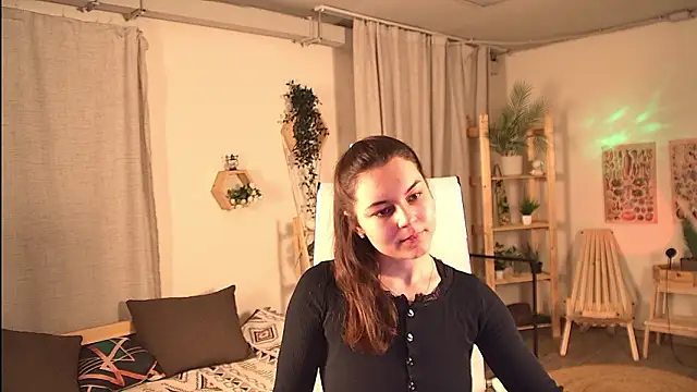 FrancescaCavaliere online show from 03/07/26, 09:28