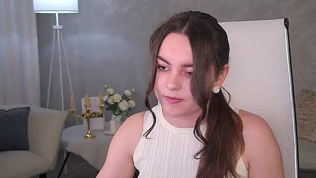 Snapshot of FrancescaCavaliere chatting on 06/10/26, 12:59 FrancescaCavaliere online show from 06/10/26, 12:59