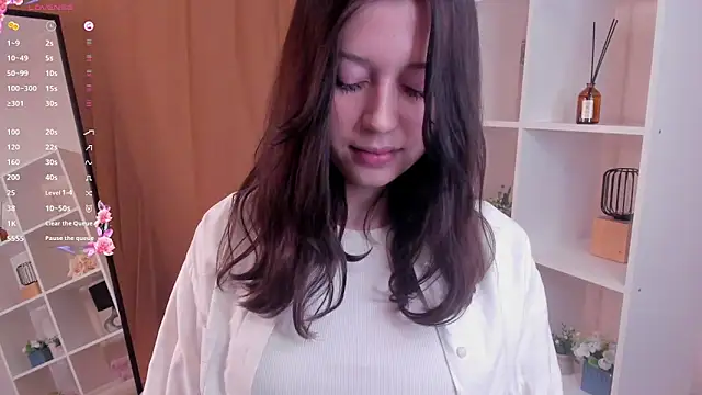 Snapshot of ColetteNeary chatting on 12/04/25, 03:21 ColetteNeary online show from 12/04/25, 03:21