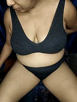 hotjuhi8 online show from 11/16/25, 07:19