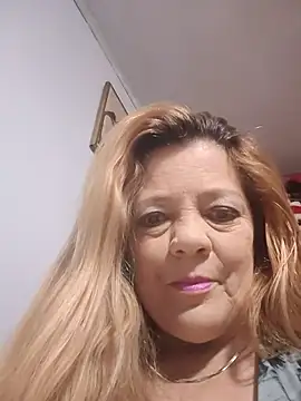 karlaanqui1 online show from 12/17/25, 09:04