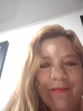 karlaanqui1 online show from 04/23/26, 09:52