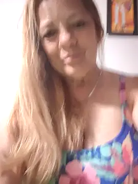 Snapshot of karlaanqui1 chatting on 05/17/26, 10:33 karlaanqui1 online show from 05/17/26, 10:33