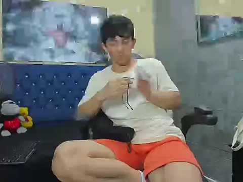 ElanGiraldo online show from 03/19/26, 11:09