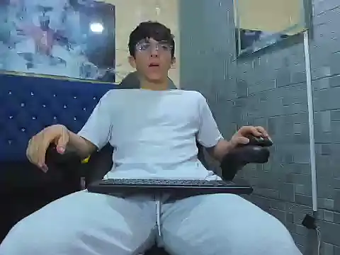 ElanGiraldo online show from 03/27/26, 11:26