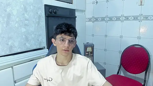 ElanGiraldo online show from 06/13/26, 10:51