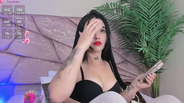  Naomi Fox  online show from 12/16/25, 03:44