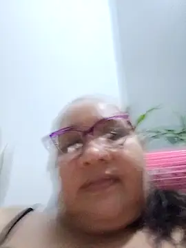 Snapshot of HotXXXgirl_01 chatting on 11/12/25, 01:39 HotXXXgirl 01 online show from 11/12/25, 01:39