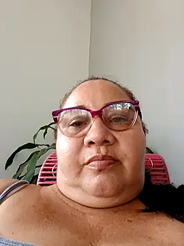 Snapshot of HotXXXgirl_01 chatting on 11/12/25, 01:44 HotXXXgirl 01 online show from 11/12/25, 01:44