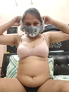 Kamna Hotty online show from 11/28/25, 06:21