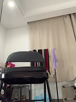 hoho-is online show from 04/17/26, 01:47