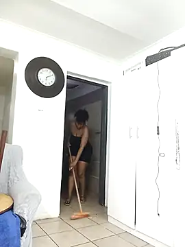 HipsDontLieX95 online show from 12/05/25, 04:14