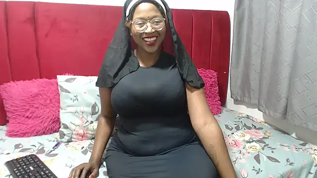 Snapshot of HipsDontLieX95 chatting on 05/13/26, 08:38 HipsDontLieX95 online show from 05/13/26, 08:38