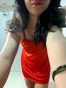 Snapshot of Red_Queen_11 chatting on 11/18/25, 06:01 Red Queen 11 online show from 11/18/25, 06:01