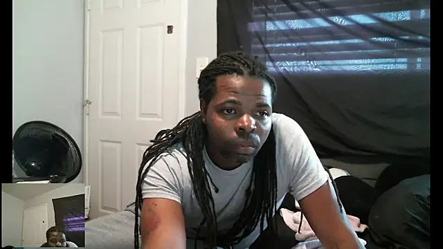 Snapshot of Mr_Sirthedom chatting on 05/17/26, 02:31 Mr Sirthedom online show from 05/17/26, 02:31