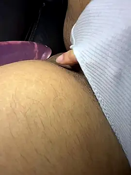 Couuple2004 online show from 11/13/25, 03:55