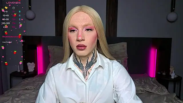 Snapshot of 1lola4ka chatting on 02/03/26, 10:15 1lola4ka online show from 02/03/26, 10:15