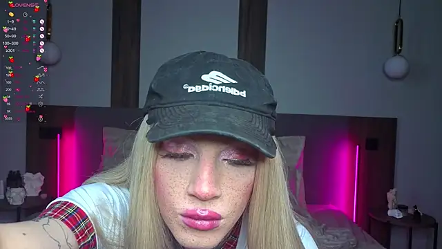 Snapshot of 1lola4ka chatting on 02/11/26, 06:40 1lola4ka online show from 02/11/26, 06:40