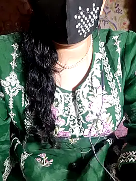 HotGirl23231 online show from 05/06/26, 06:13