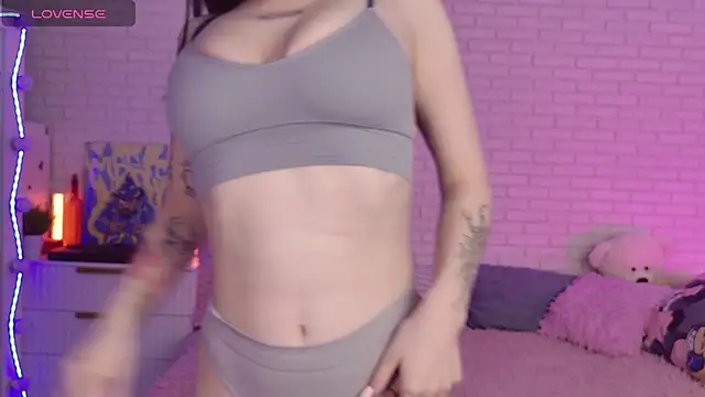 Darineko  online show from 03/03/26, 05:46