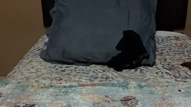 Snapshot of bigsexymama2 chatting on 02/15/26, 08:05 bigsexymama2 online show from 02/15/26, 08:05