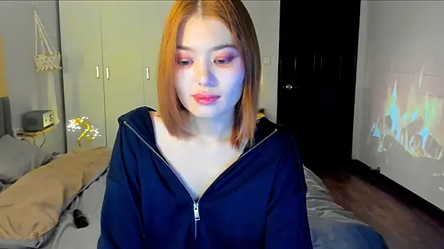 Snapshot of HopeLovely chatting on 11/23/25, 12:32 HopeLovely online show from 11/23/25, 12:32