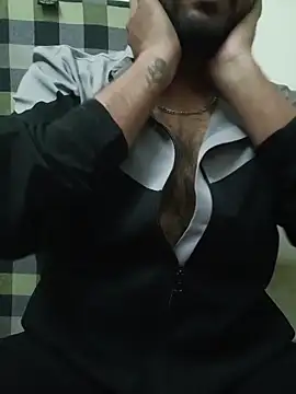 Snapshot of MrToxxic chatting on 11/17/25, 05:19 MrToxxic online show from 11/17/25, 05:19