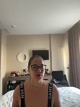 Milana8263 online show from 12/19/25, 06:42