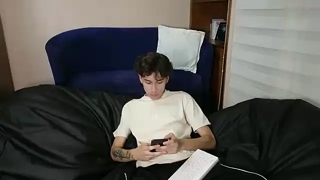 Derekswan online show from 11/11/25, 02:00