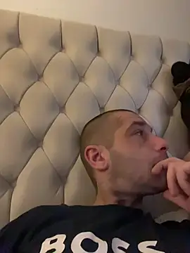 Kinkycouple142 online show from 02/05/26, 09:19