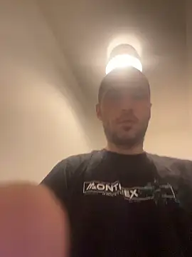 Kinkycouple142 online show from 04/12/26, 03:17