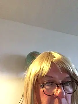 simone xdressing online show from 12/15/24, 02:05