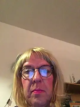 simone xdressing online show from 12/29/24, 01:13