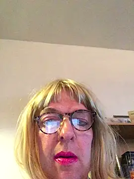 simone xdressing online show from 01/05/25, 02:30