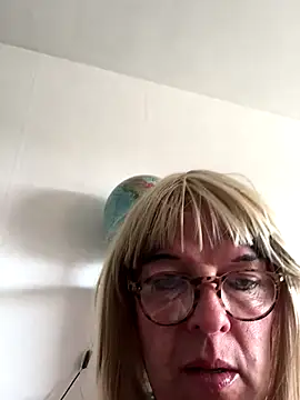 simone xdressing online show from 09/25/25, 01:15