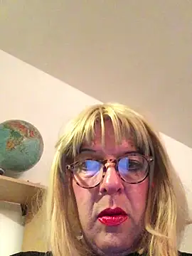 simone xdressing online show from 10/04/25, 11:36