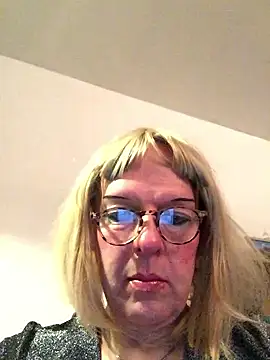 simone xdressing online show from 01/13/26, 07:41