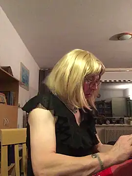 simone xdressing online show from 01/18/26, 07:50