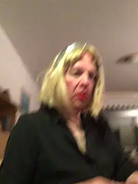 simone xdressing online show from 03/08/26, 12:30