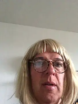 simone xdressing online show from 06/10/26, 02:49