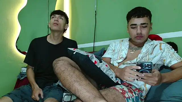 Snapshot of hank_hand chatting on 11/14/25, 01:43 hank hand online show from 11/14/25, 01:43