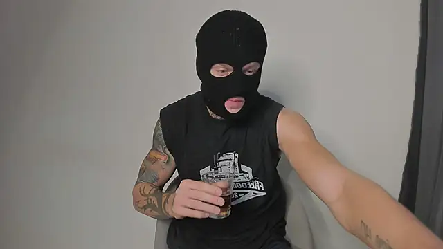 Huntall77 online show from 11/11/25, 07:03