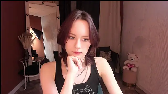 Annie Way online show from 12/03/25, 12:58