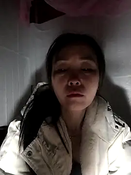 Feeling-hot online show from 11/23/25, 09:03