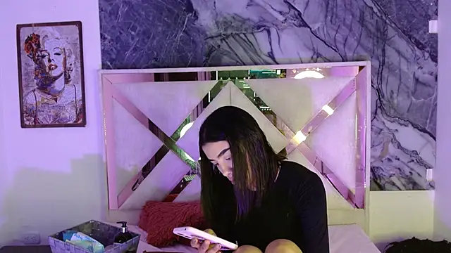 tael novacs online show from 12/16/25, 04:06