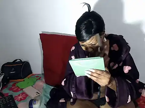 GucciladyXXXX online show from 11/20/25, 08:30