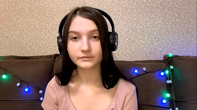 AurorAurora online show from 12/15/25, 08:40