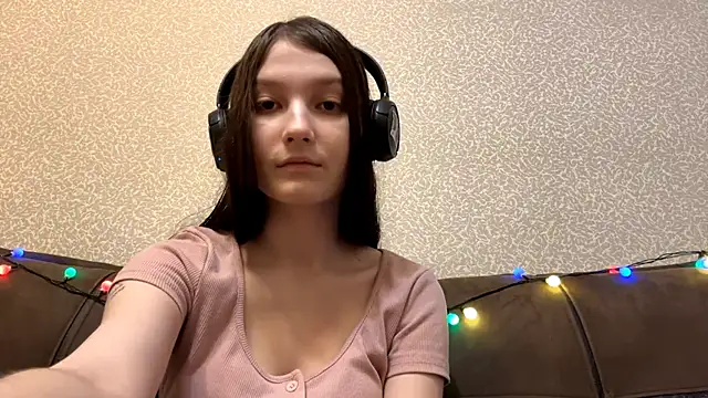 AurorAurora online show from 12/16/25, 08:19