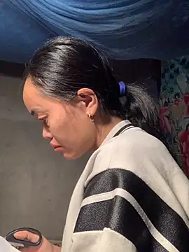 phuong cute online show from 11/11/25, 02:22